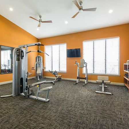 Spacious Furnished Resort Style Apartments Tomball Eksteriør bilde