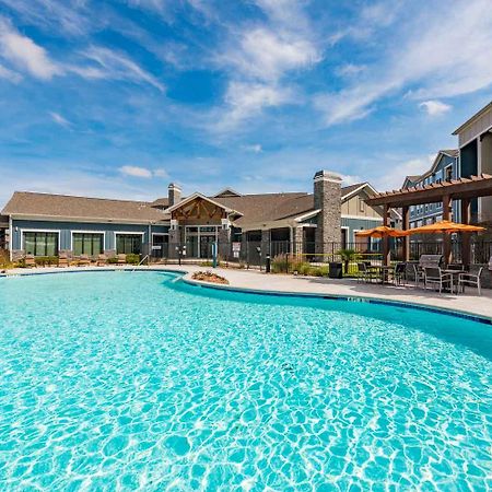 Spacious Furnished Resort Style Apartments Tomball Eksteriør bilde